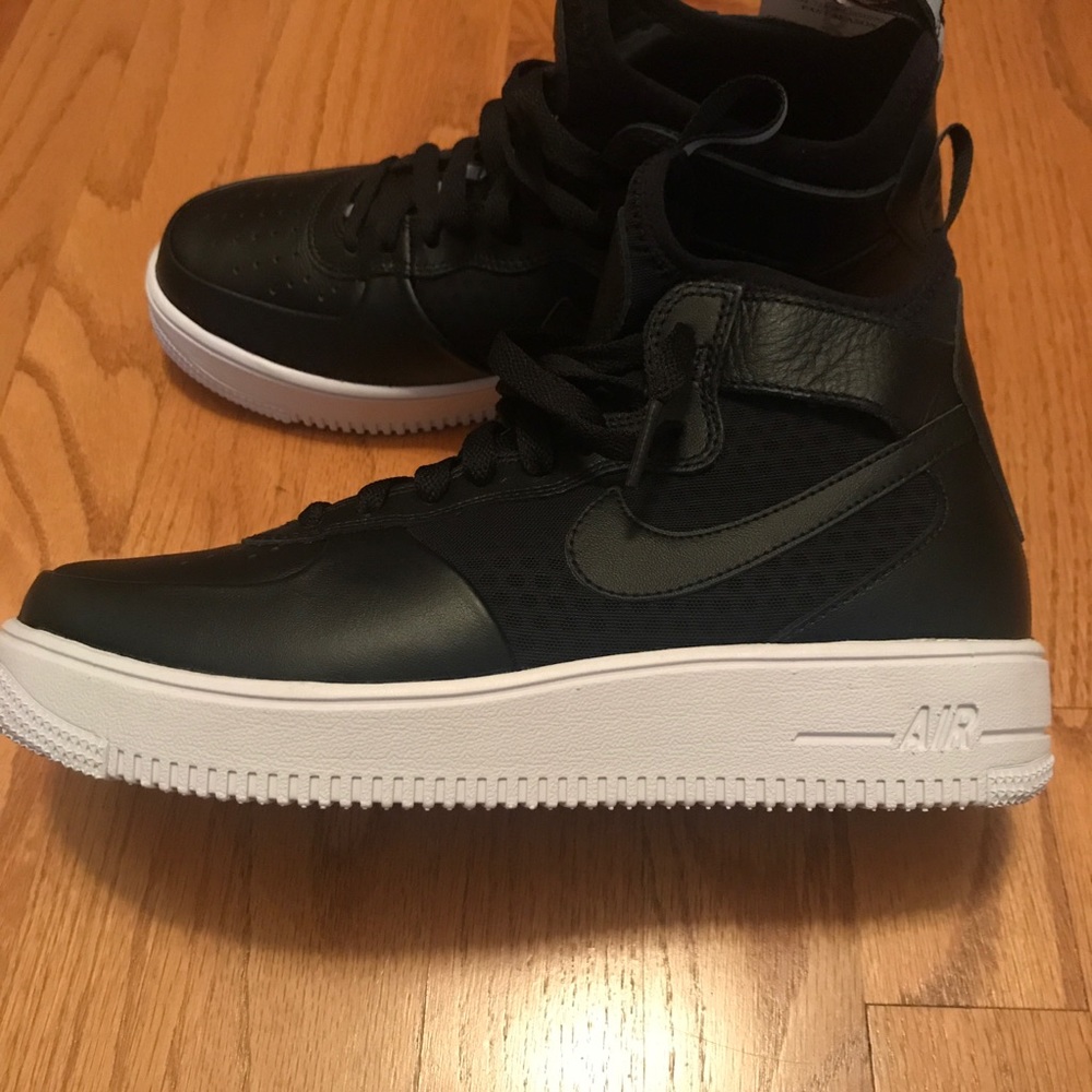 Nike Air Force 1 Ultraforce Mid Sneaker Black - Picture 6 of 8